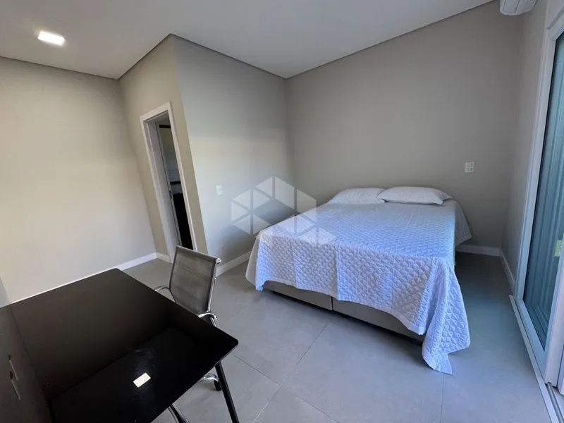 Furnished house with 4 en-suite bedrooms and private garden — photo 35