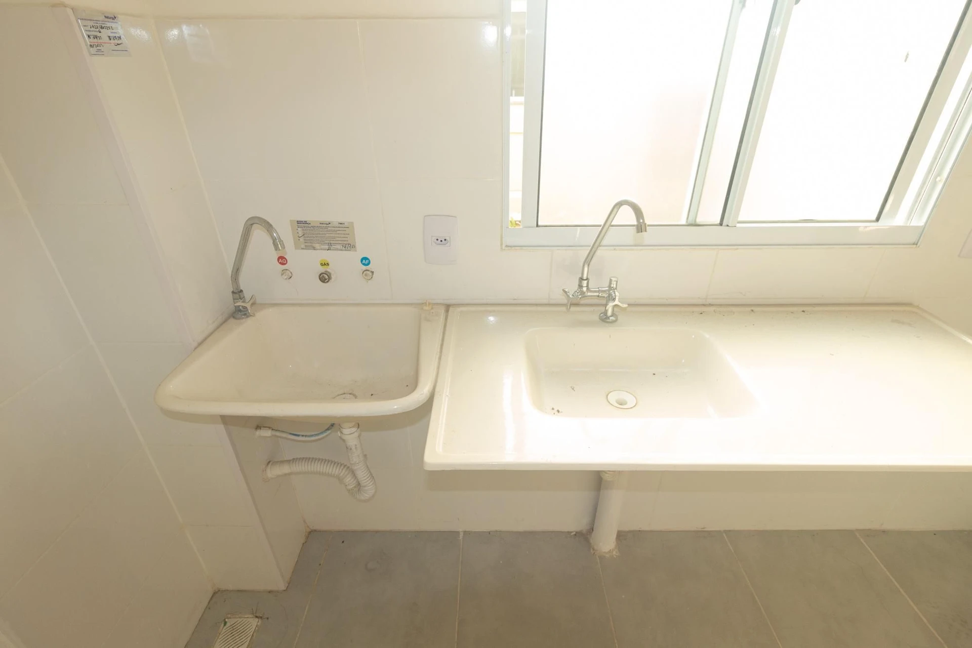Furnished apartment with 2 bedrooms and 1 parking spot — photo 32