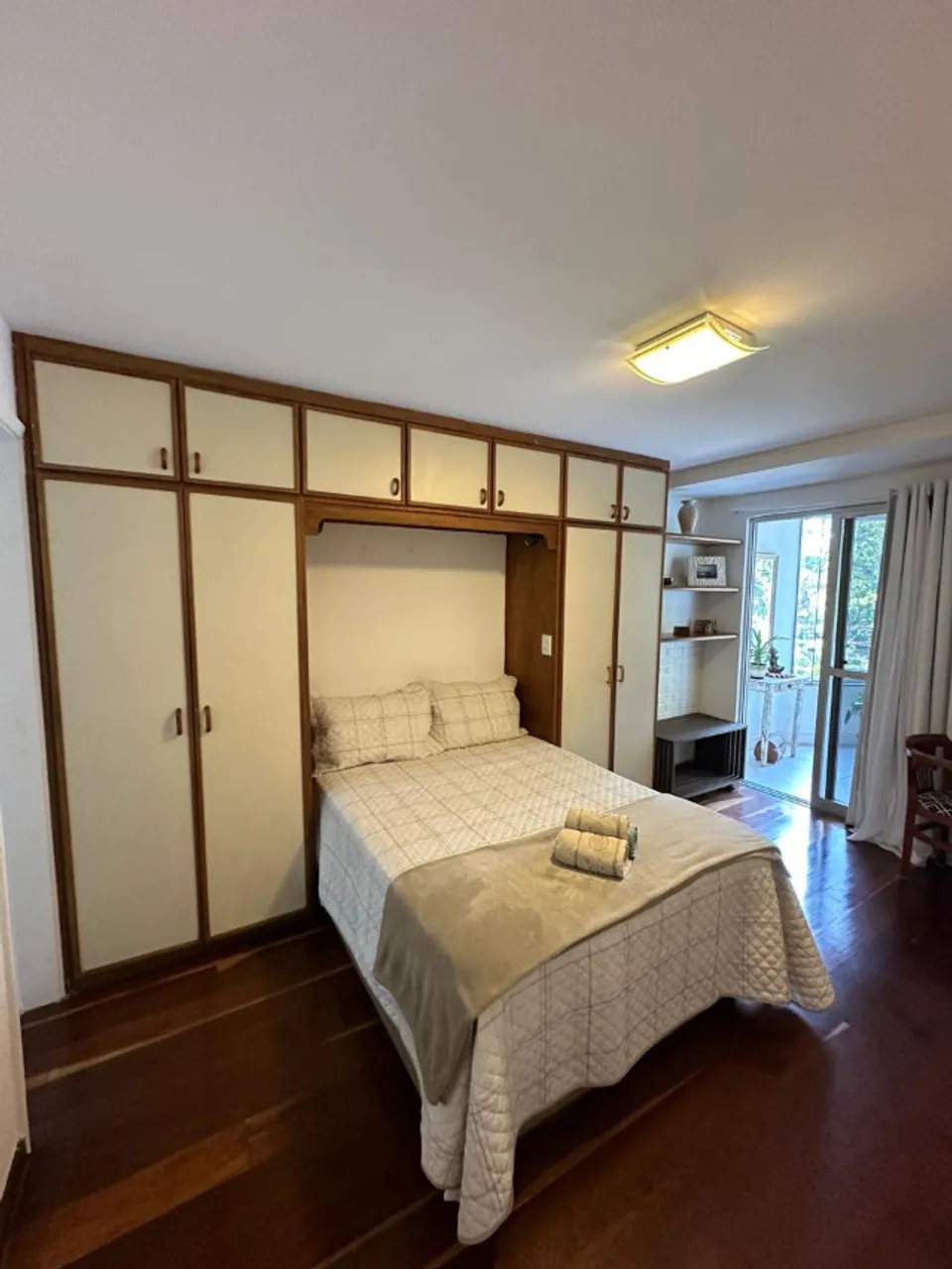 Furnished apartment, 131 m², with a glass-enclosed balcony — photo 17