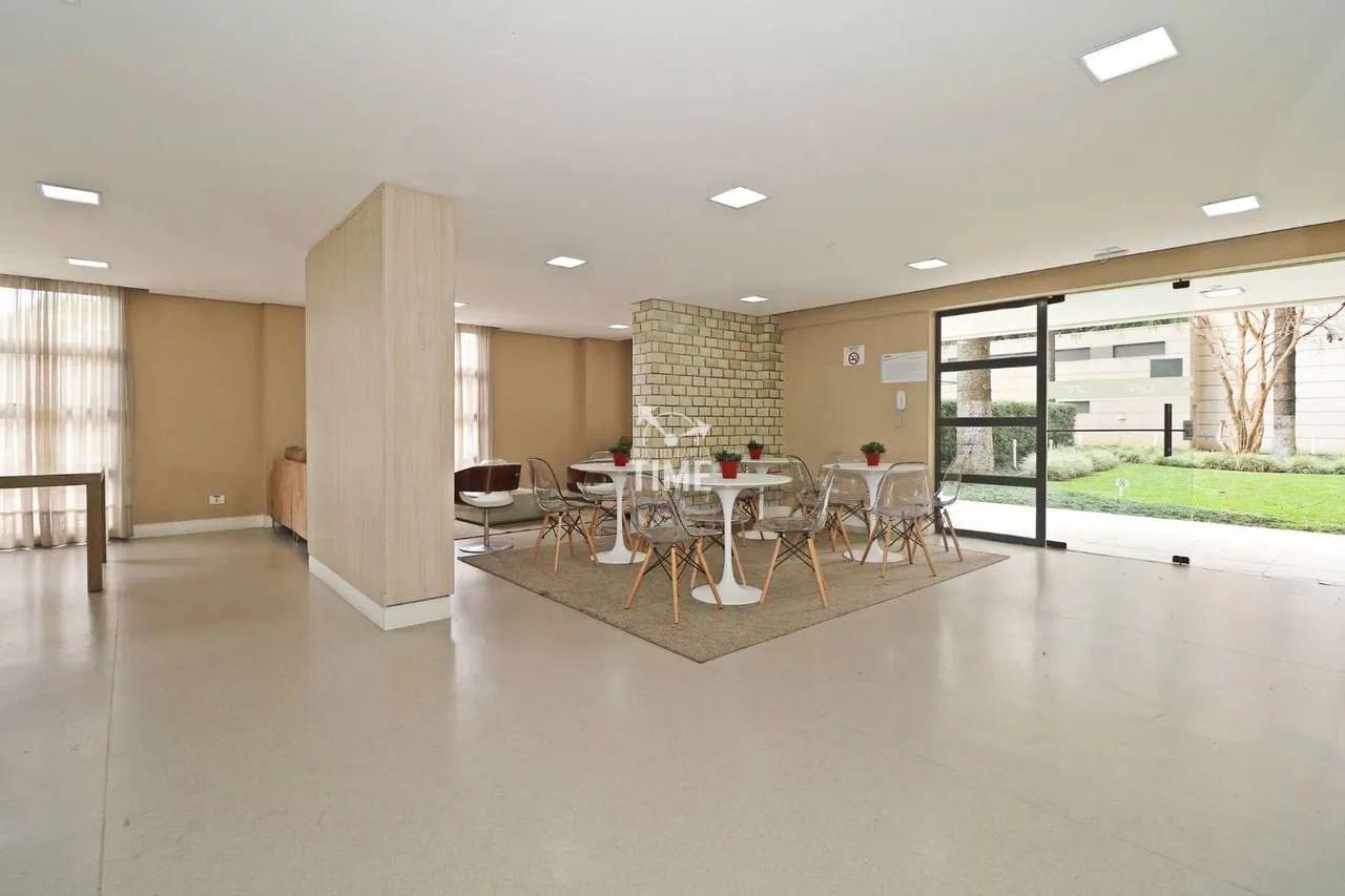 Wood or laminate floors in a 3-bedroom apartment, 78 m² — photo 120