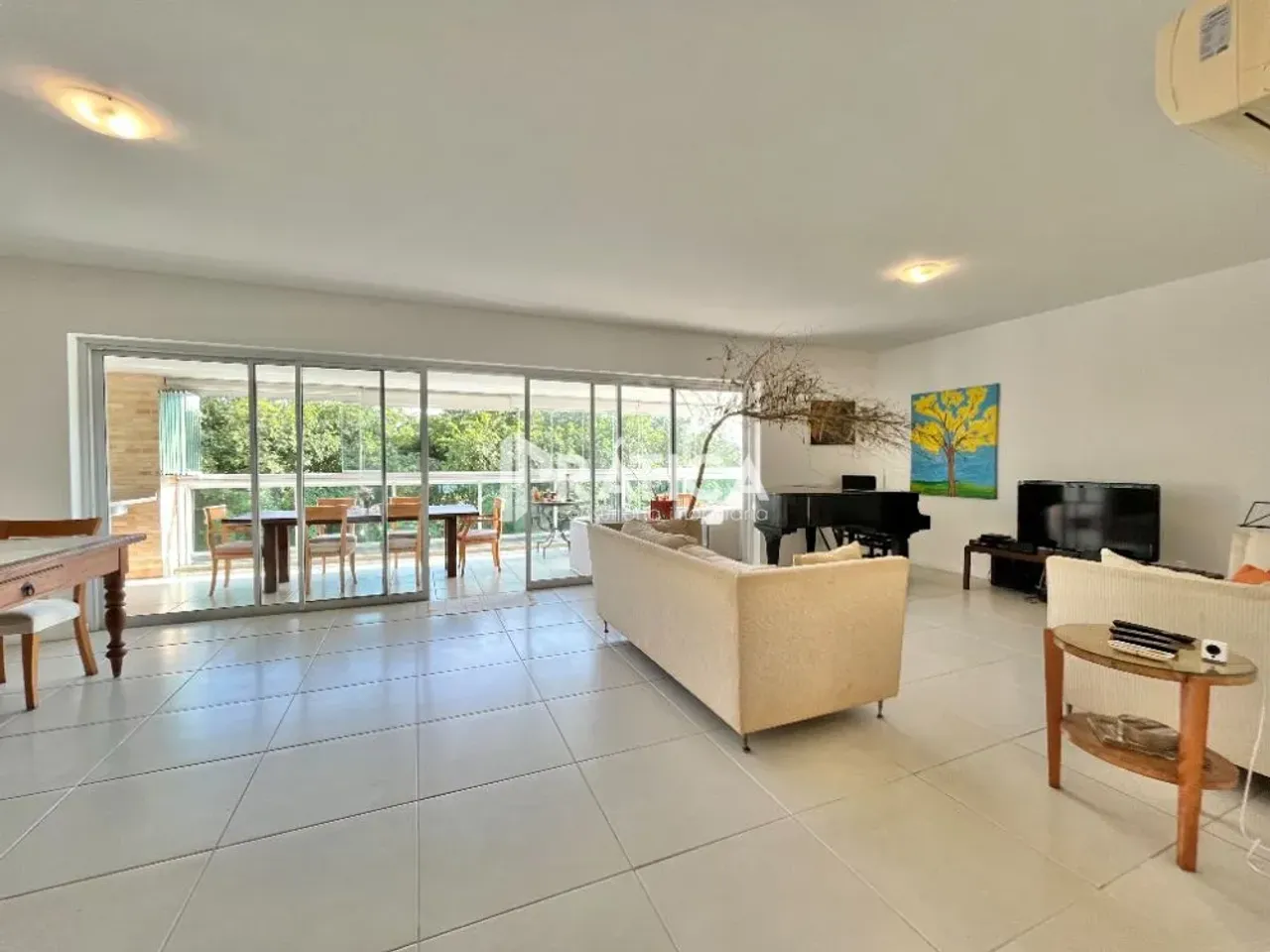 Unfurnished 4-bedroom apartment with balcony grill — photo 12