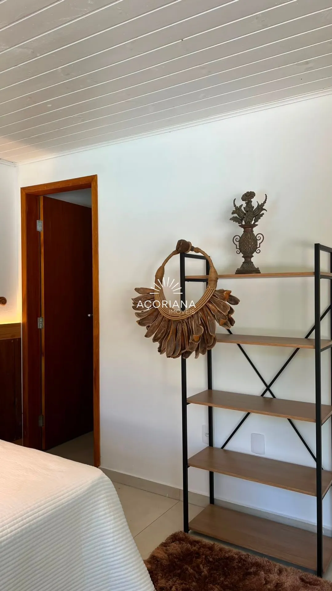 Furnished 600 m² house with 5 bedrooms and an integrated kitchen — photo 30