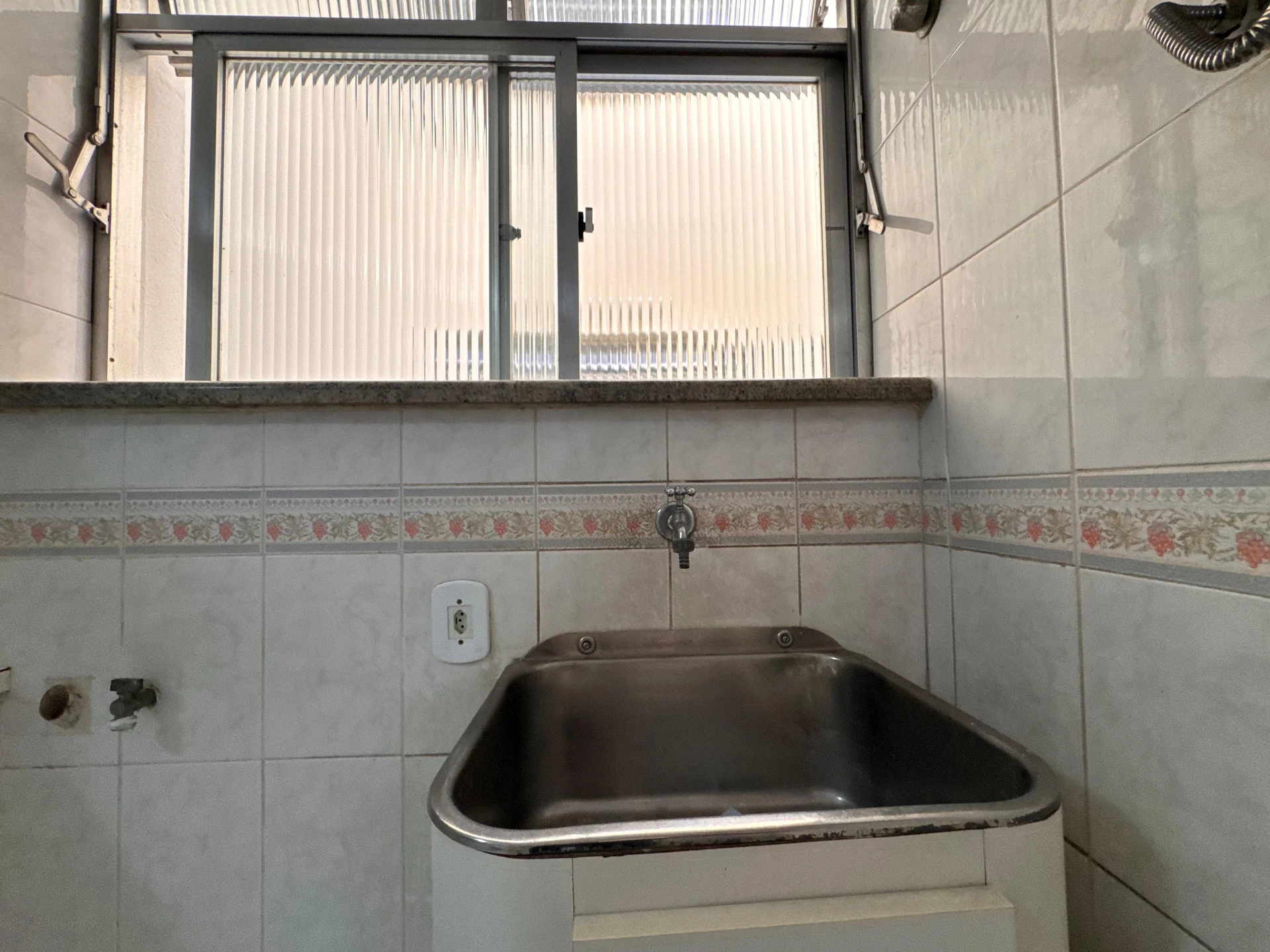 Орендна квартира з балконом: 2 кімнати та 1 спальня з ванною — photo 11