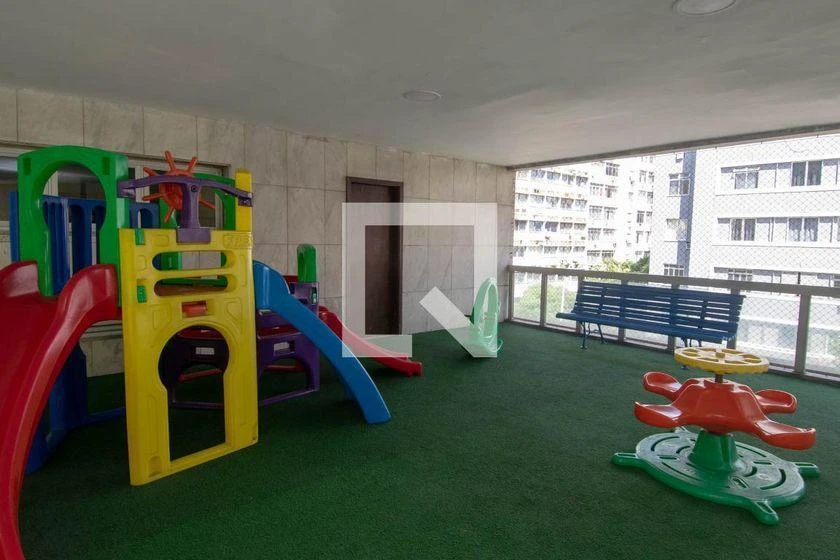 Furnished 76 m² apartment with 2 bedrooms and suite — photo 39
