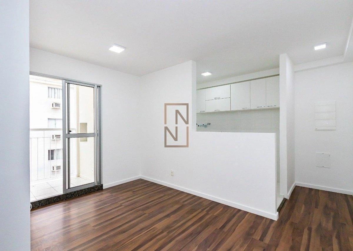 2-bedroom apartment in a building with a gym — photo 10