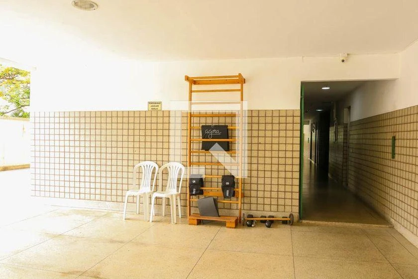 Furnished 2-bedroom apartment with 1 bathroom — photo 6
