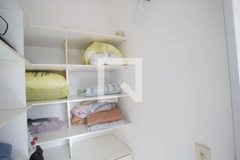 Departamento de 2 dormitorios con balcón cerrado con vidrio — photo 32