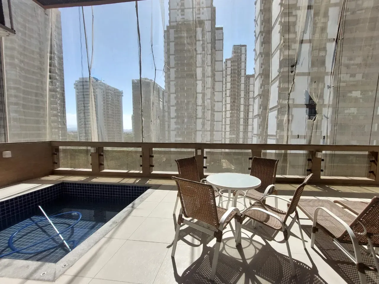 Apartamento com 4 quartos e 5 banheiros, com ar-condicionado — photo 6