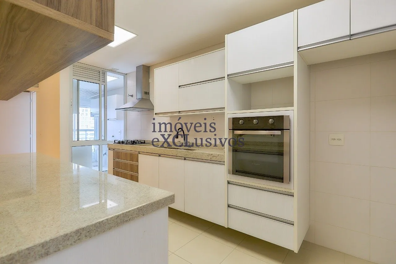 298 m² apartment with 4 bedrooms and laundry area — photo 18