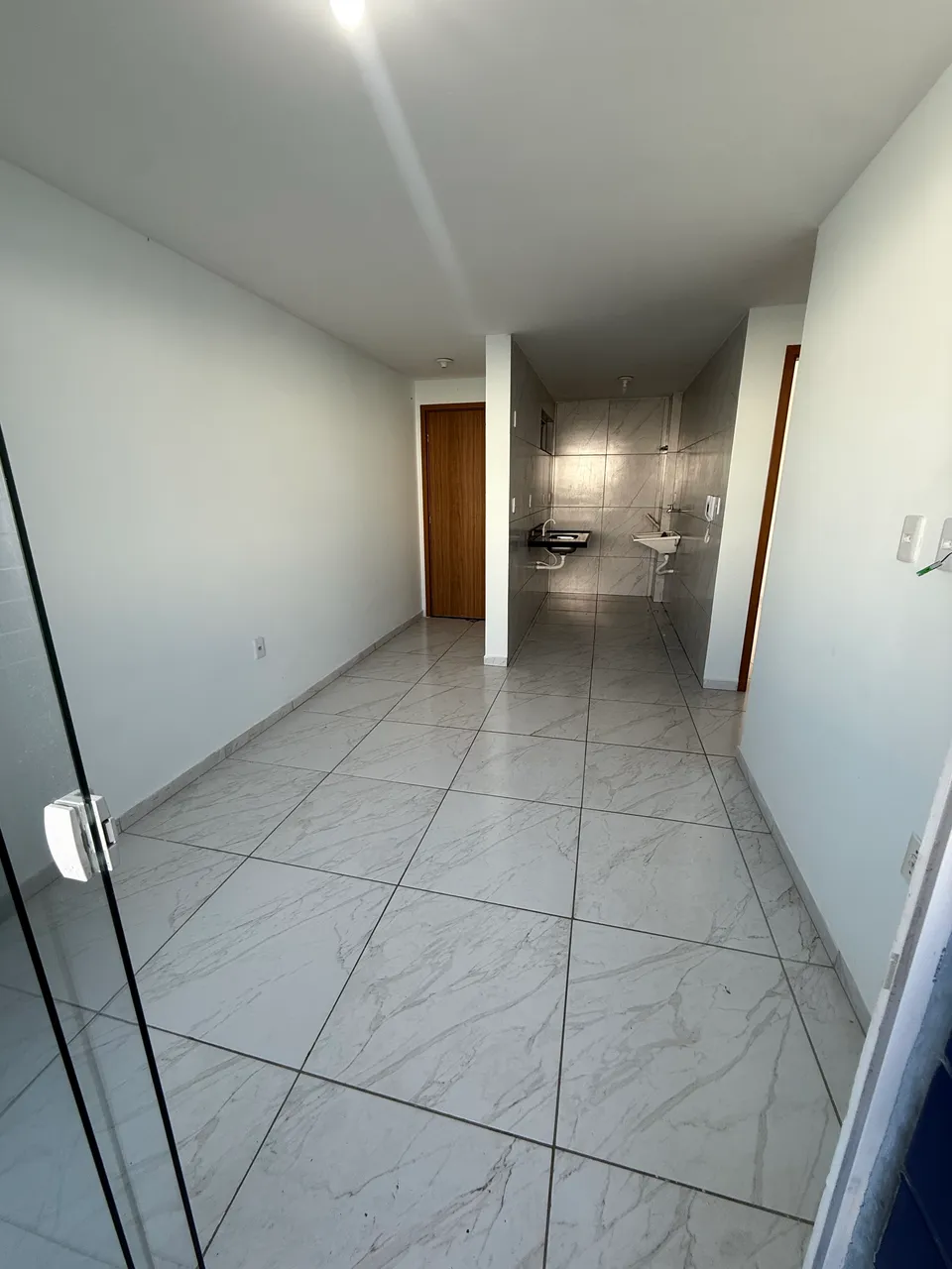 Unfurnished apartment with 2 bedrooms and 2 bathrooms — photo 14