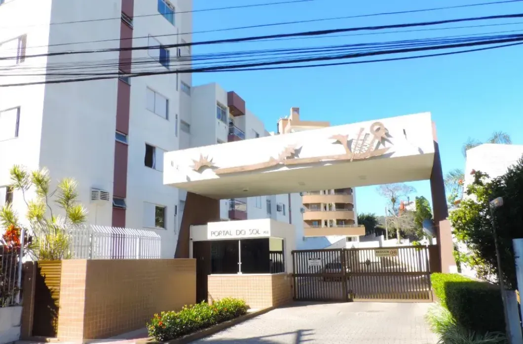 2-bedroom apartment with a grill on the balcony — photo 12
