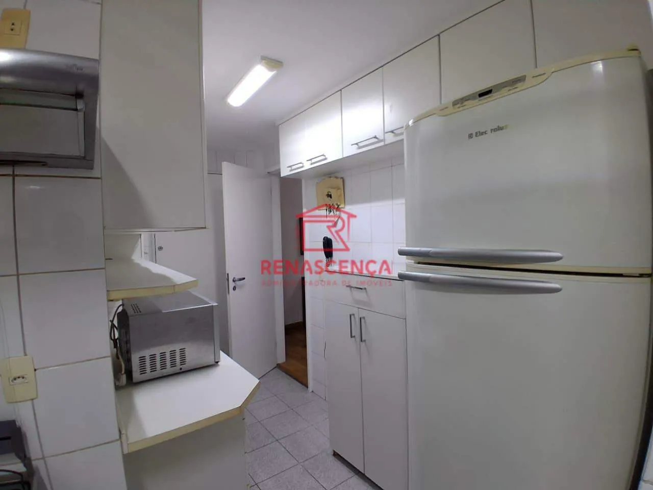 3-bedroom apartment with 3 bathrooms and a balcony — photo 20