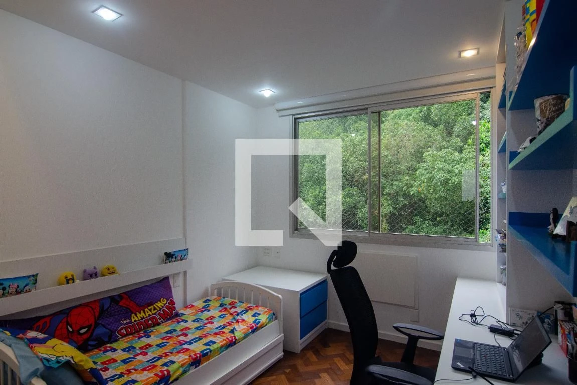 Furnished apartment, 166 m², with floor-to-ceiling windows — photo 10
