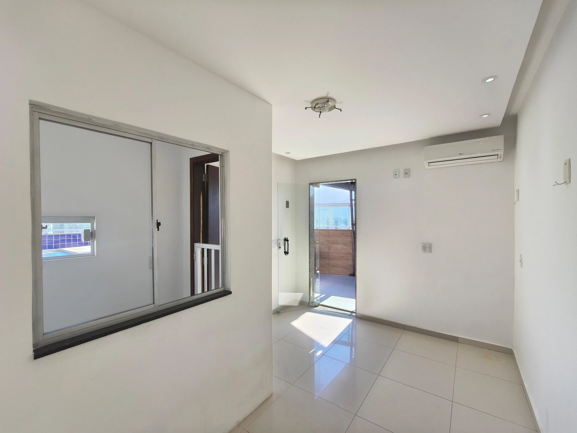 3-bedroom apartment in a building with a sauna — photo 25