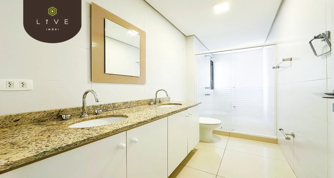 Apartment, 102 m², with floor-to-ceiling windows