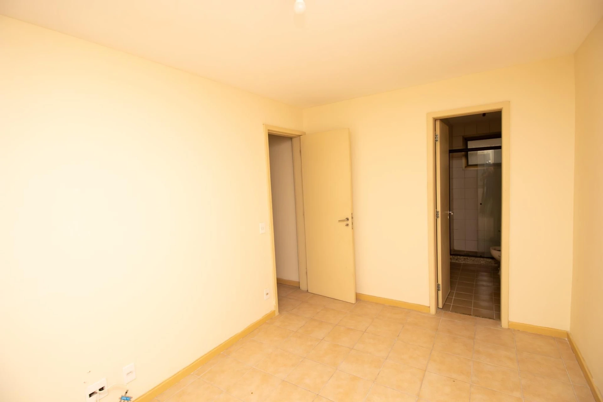 3-bedroom apartment, 1 with its own bathroom, 100 m² — photo 33