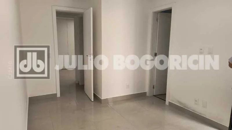 Unfurnished 2-bedroom apartment with open-plan kitchen — photo 10