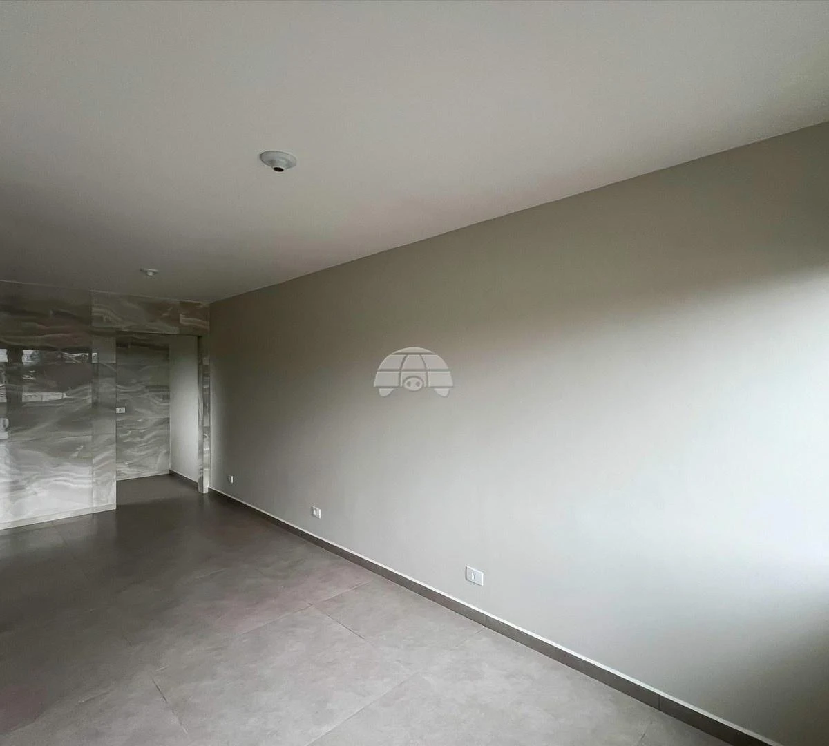 House with 2 bedrooms and a glassed-in balcony — photo 14