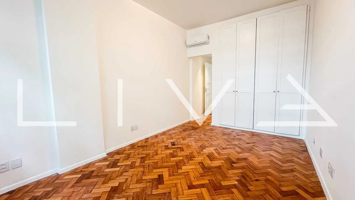 Гардеробная и 4 спальни: квартира 180 м² — photo 15
