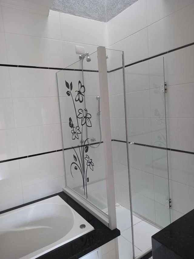 Застеклённый балкон и 3 спальни: дом 180 м² — photo 29