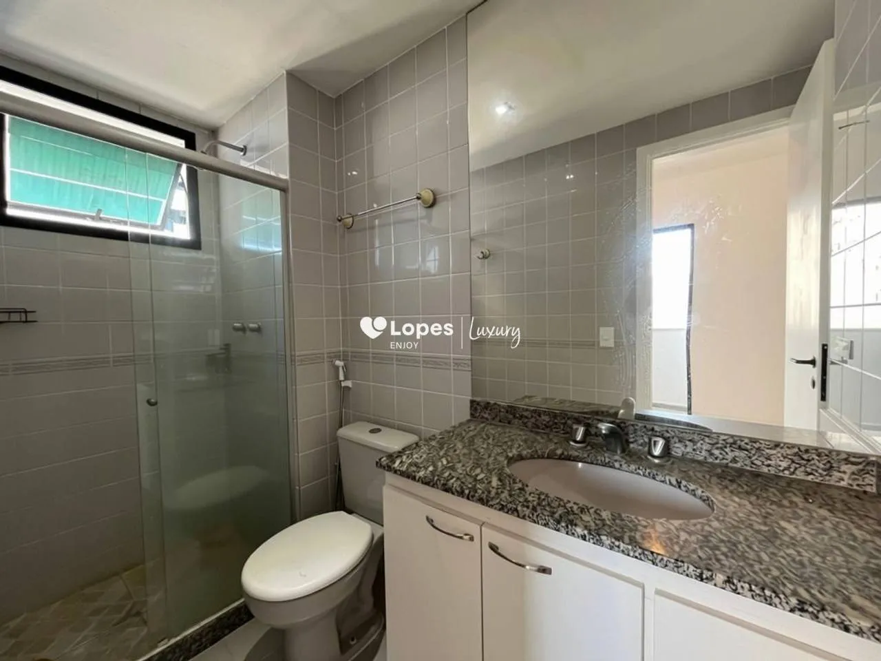 Rental apartment with 3 bedrooms, balcony and 3 bathrooms — photo 7