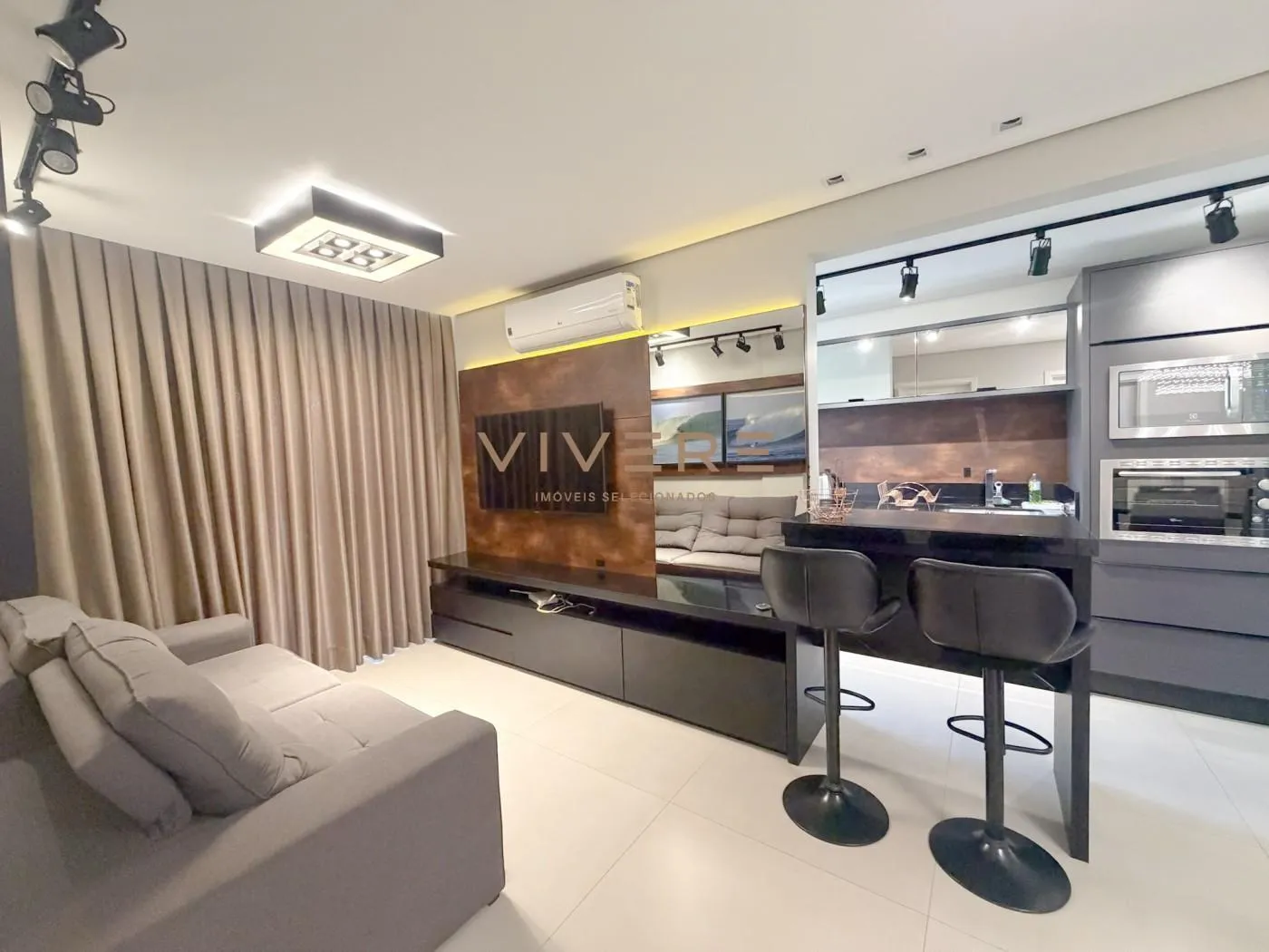 Furnished apartment with 2 bedrooms and open-plan kitchen — photo 9