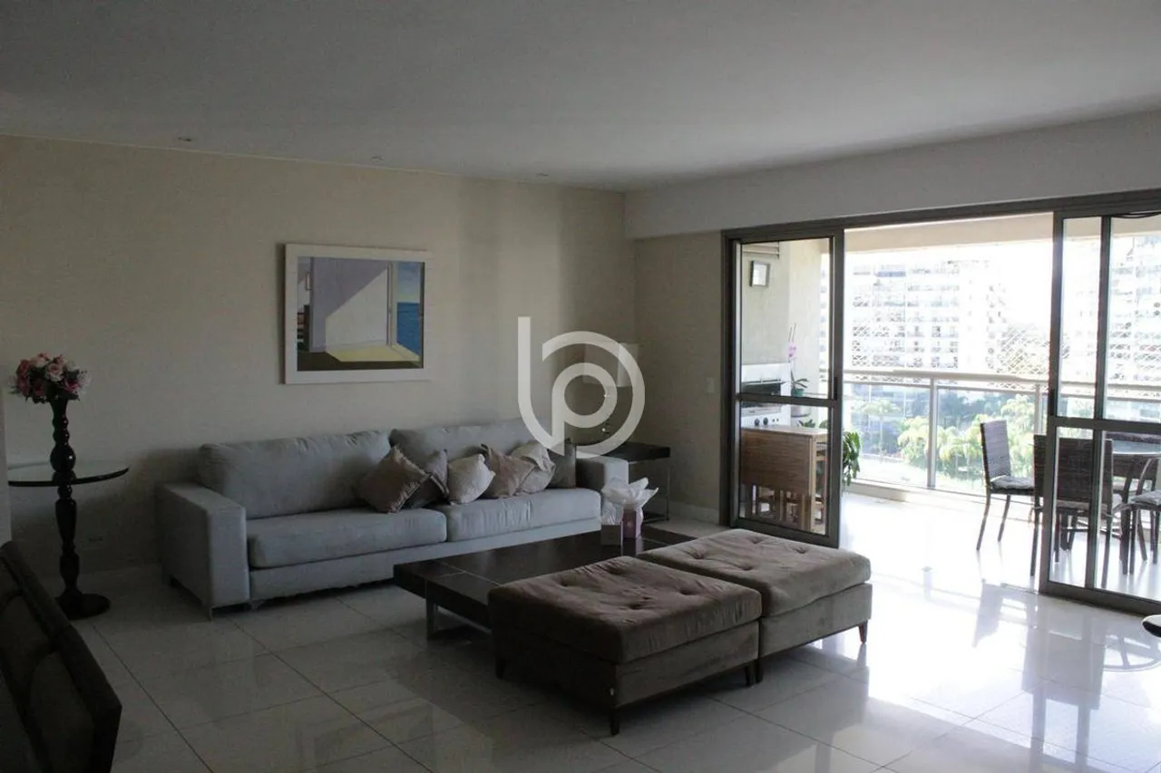 Furnished apartment with a closed kitchen and 4 bedrooms — photo 18