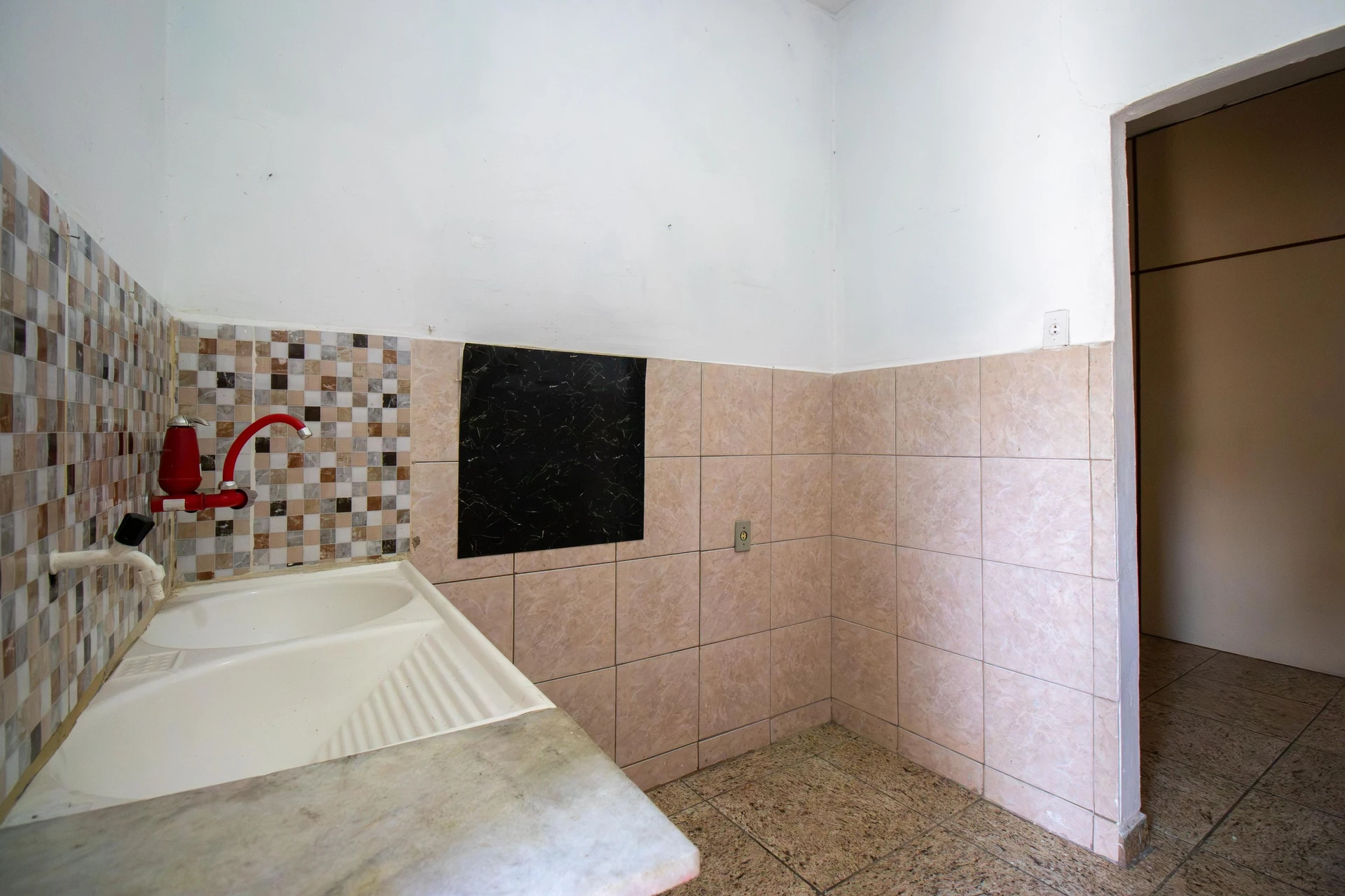 Нежилий студіо без меблів: 1 спальня і 1 ванна — photo 4