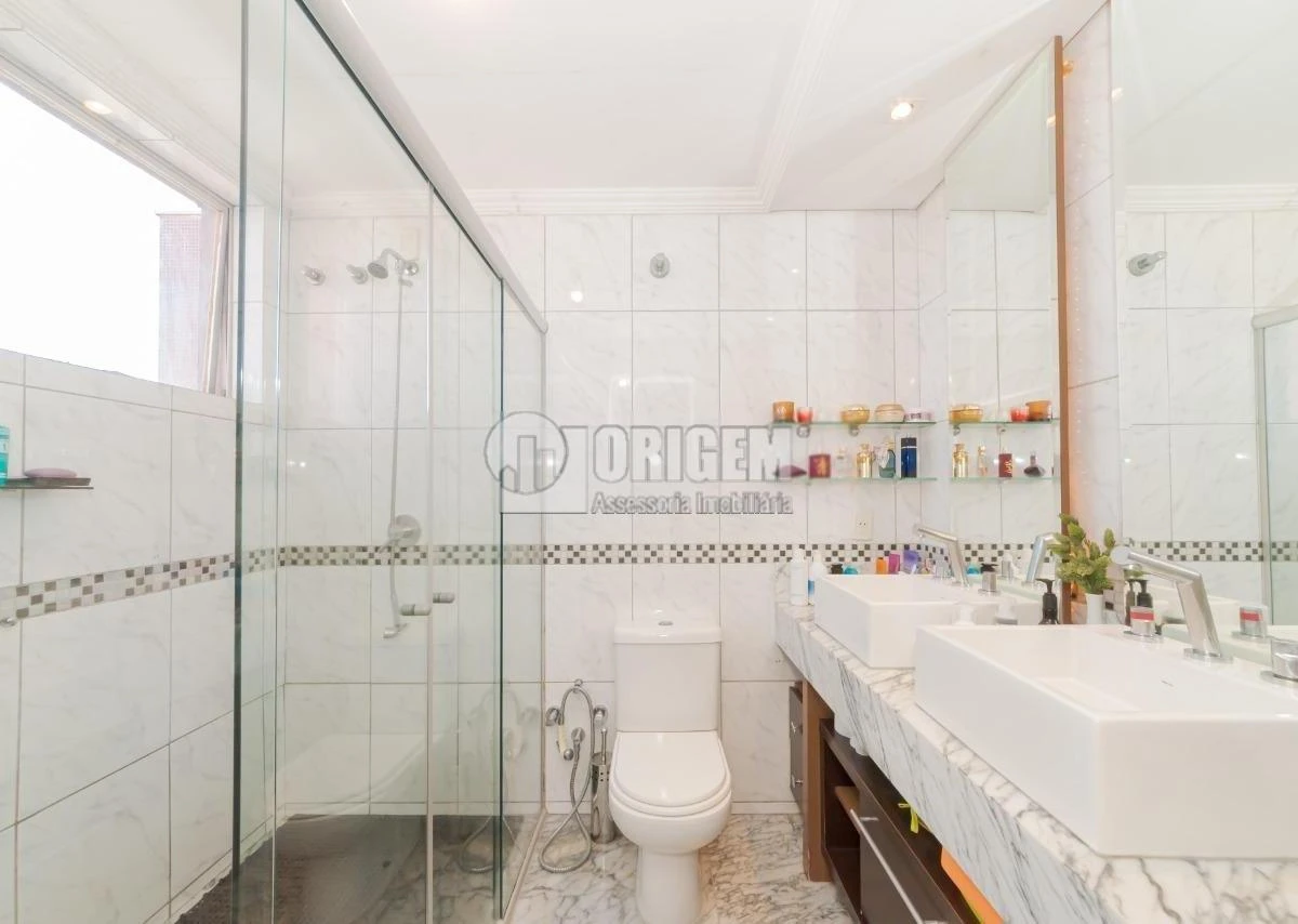 Furnished 216 m² apartment with 3 en-suites — photo 33