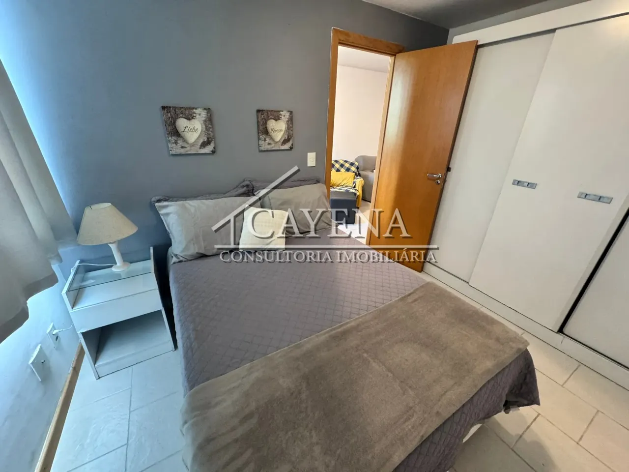 Furnished 1-bedroom apartment with open-plan kitchen — photo 3