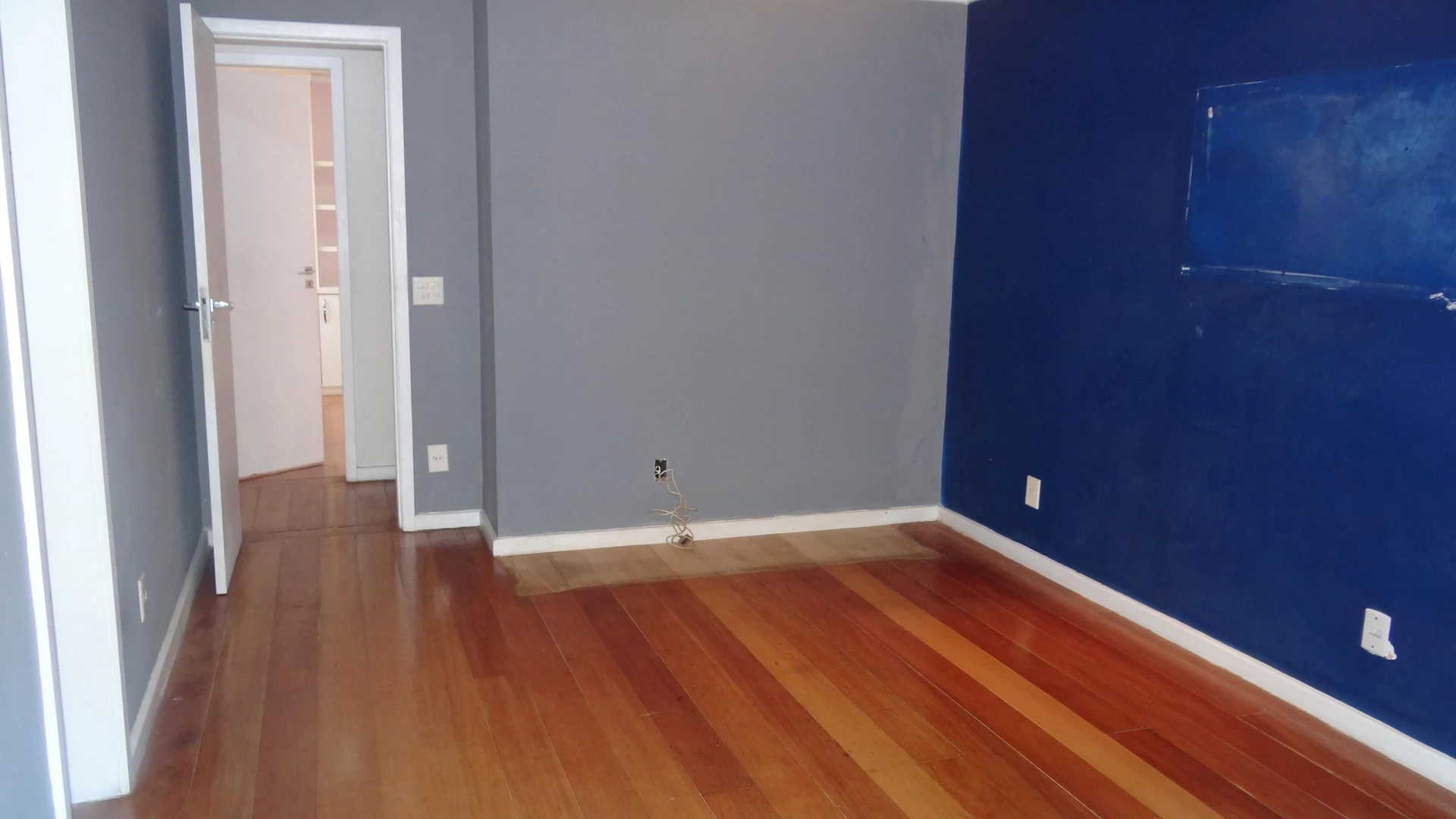 Apartamento sin amueblar con 3 dormitorios y balcón — photo 51