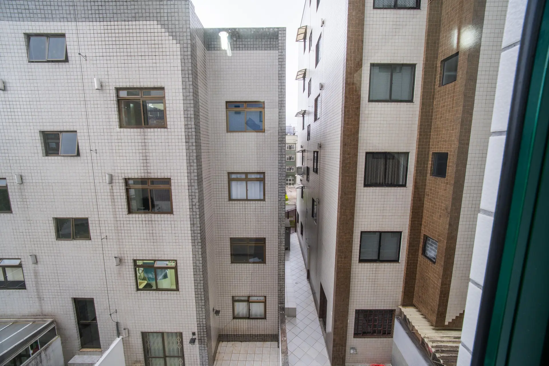 Квартира з 2 спальнями та балконом із грилем — photo 30