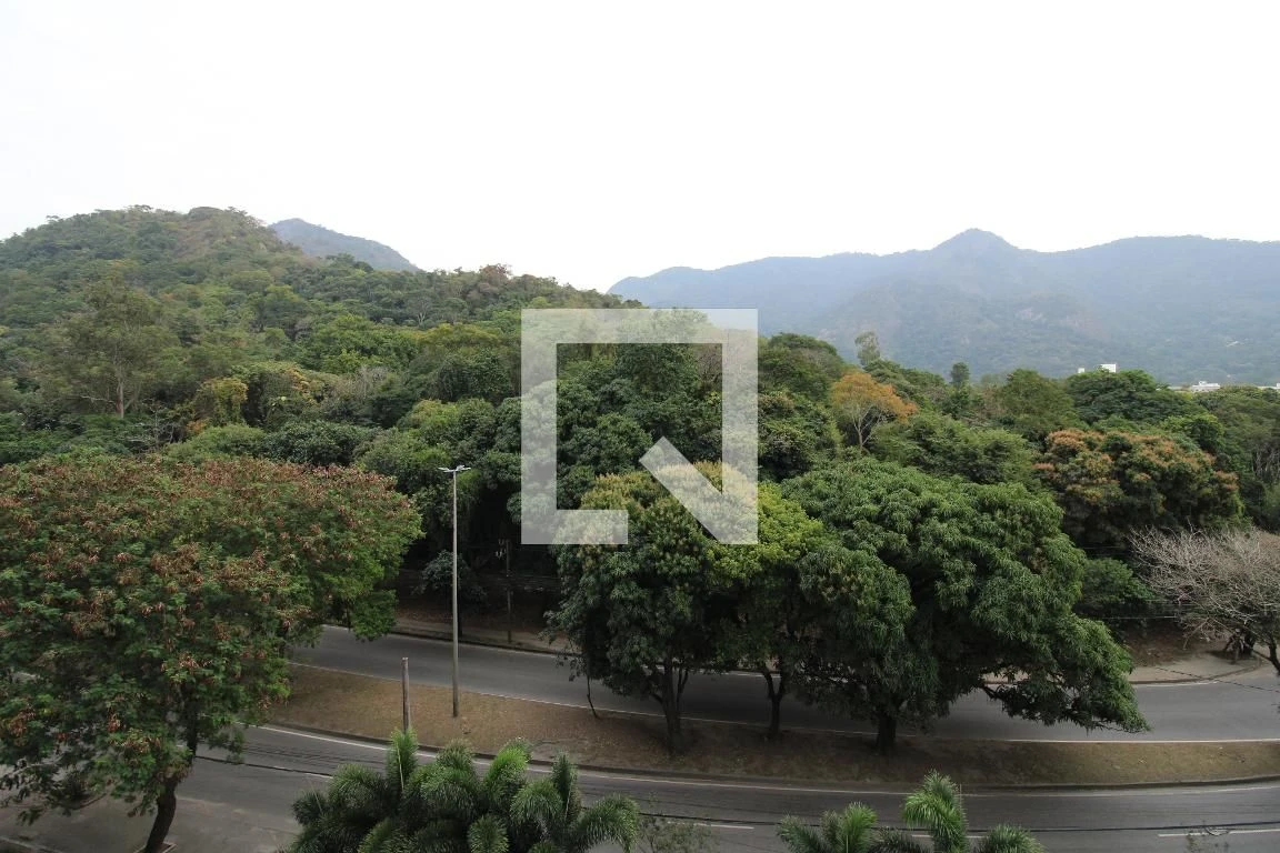1-bedroom apartment with a glassed-in balcony — photo 20