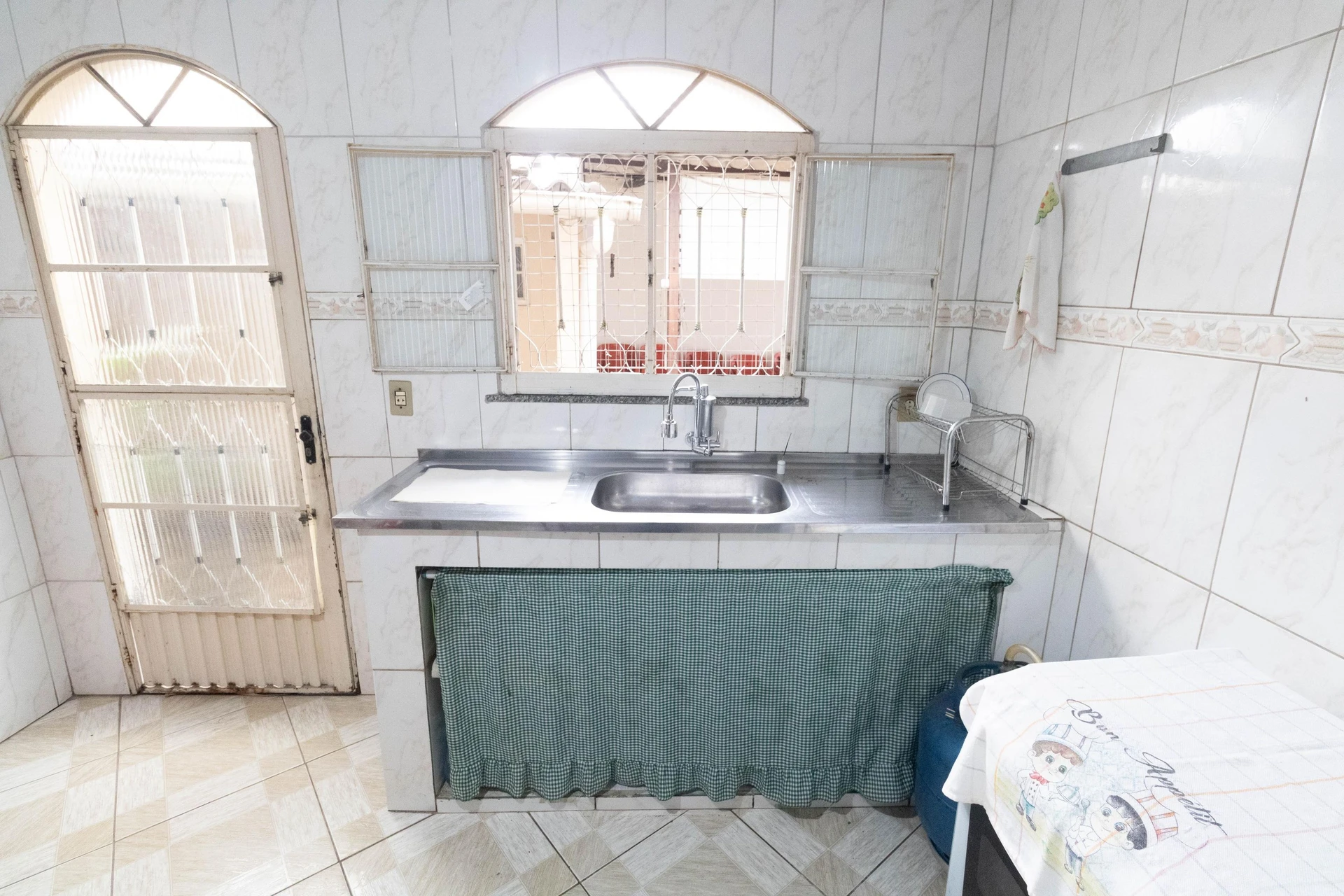 Casa amueblada con 6 dormitorios, 3 baños y jardín propio — photo 48