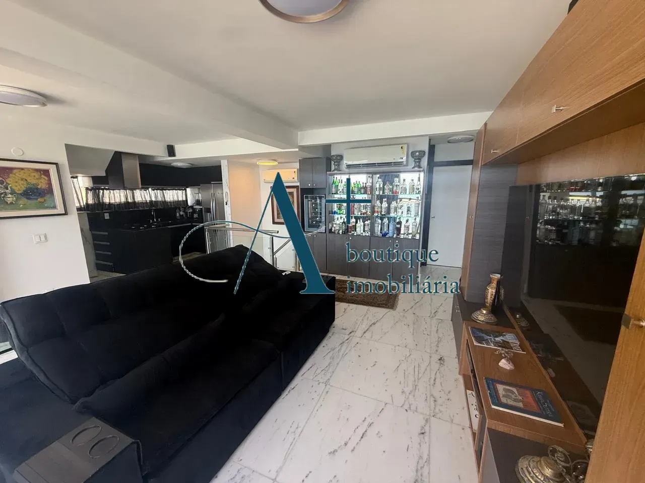 Triplex penthouse with 3 bedrooms and 3 bathrooms — photo 25