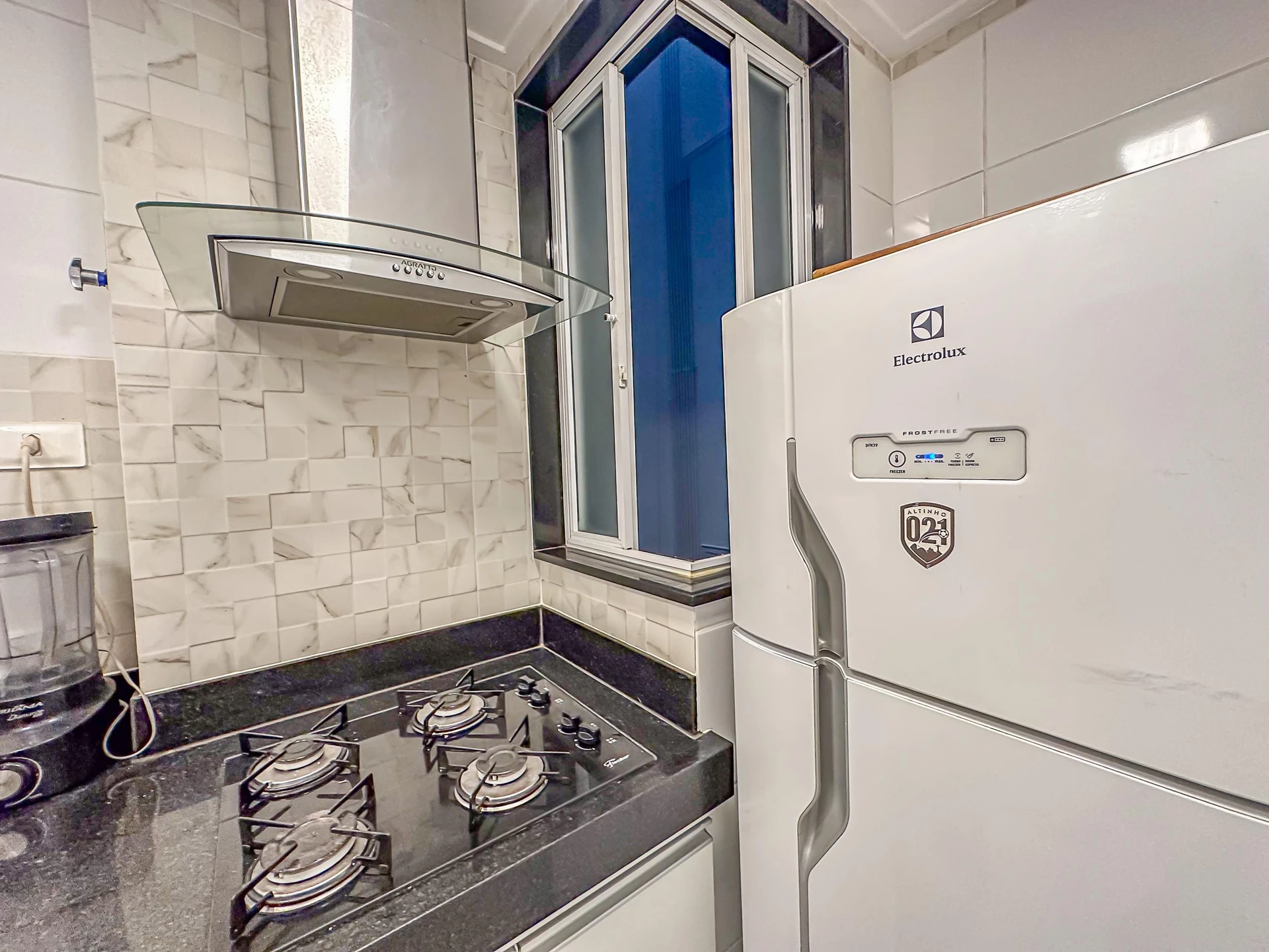 Furnished 1-bedroom apartment with a closed kitchen — photo 25