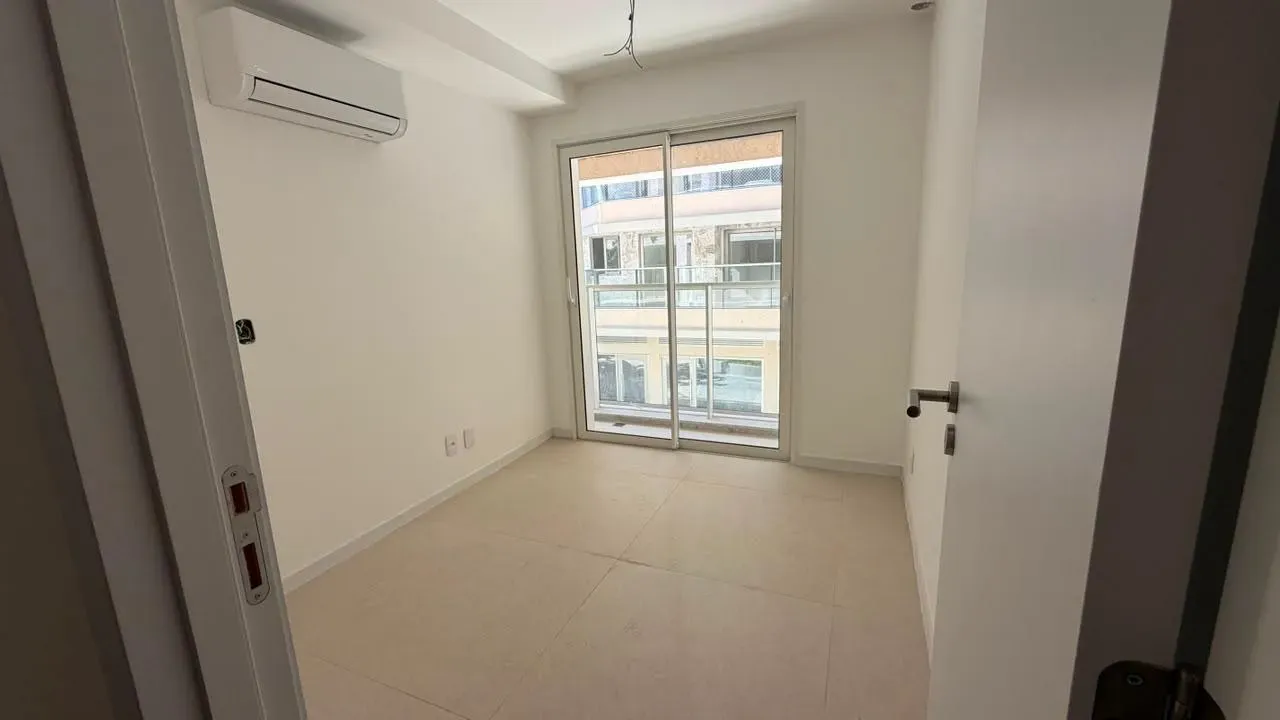 2-bedroom apartment with a grill on the balcony — photo 6