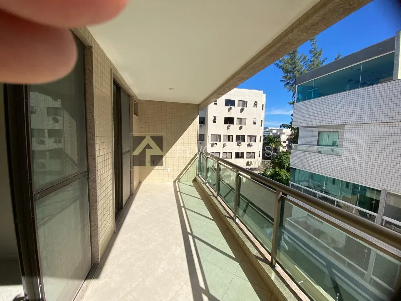 Apartamento de 3 quartos e 5 banheiros com varanda — photo 22
