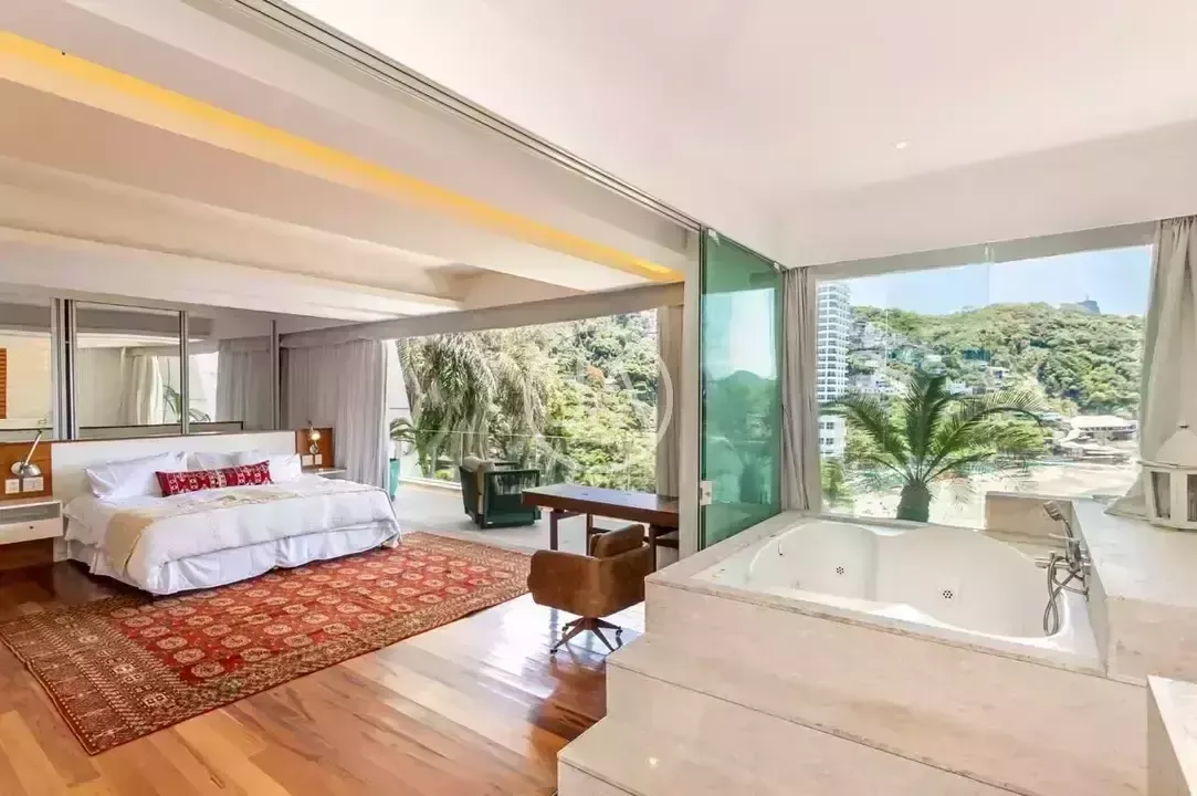 Casa con 5 dormitorios y 5 baños de 700 m² — photo 3