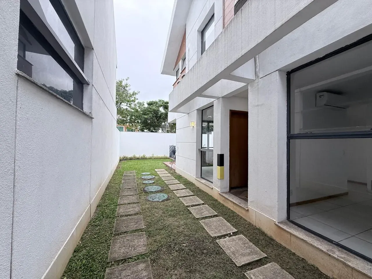 Casa com janelas do piso ao teto, Recreio dos Bandeirantes — photo 30