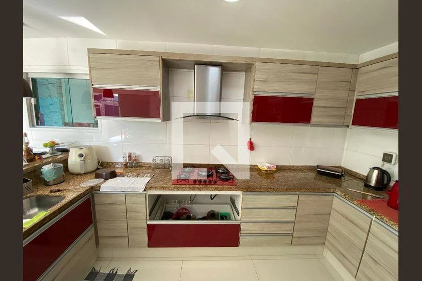 Unfurnished 4-bedroom house with 1000 m² and parking — photo 46