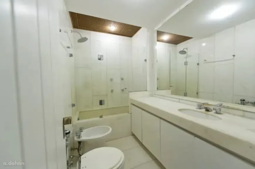 Apartment with 4 bedrooms, 5 bathrooms and 380 m² plus balcony — photo 5