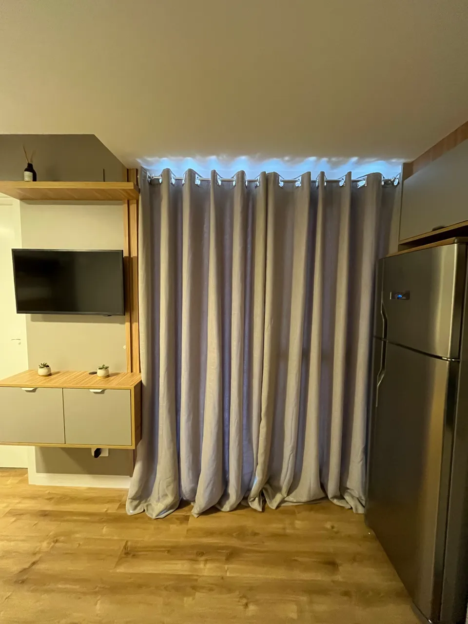 Furnished studio, 24 m², with wood or laminate floors — photo 11