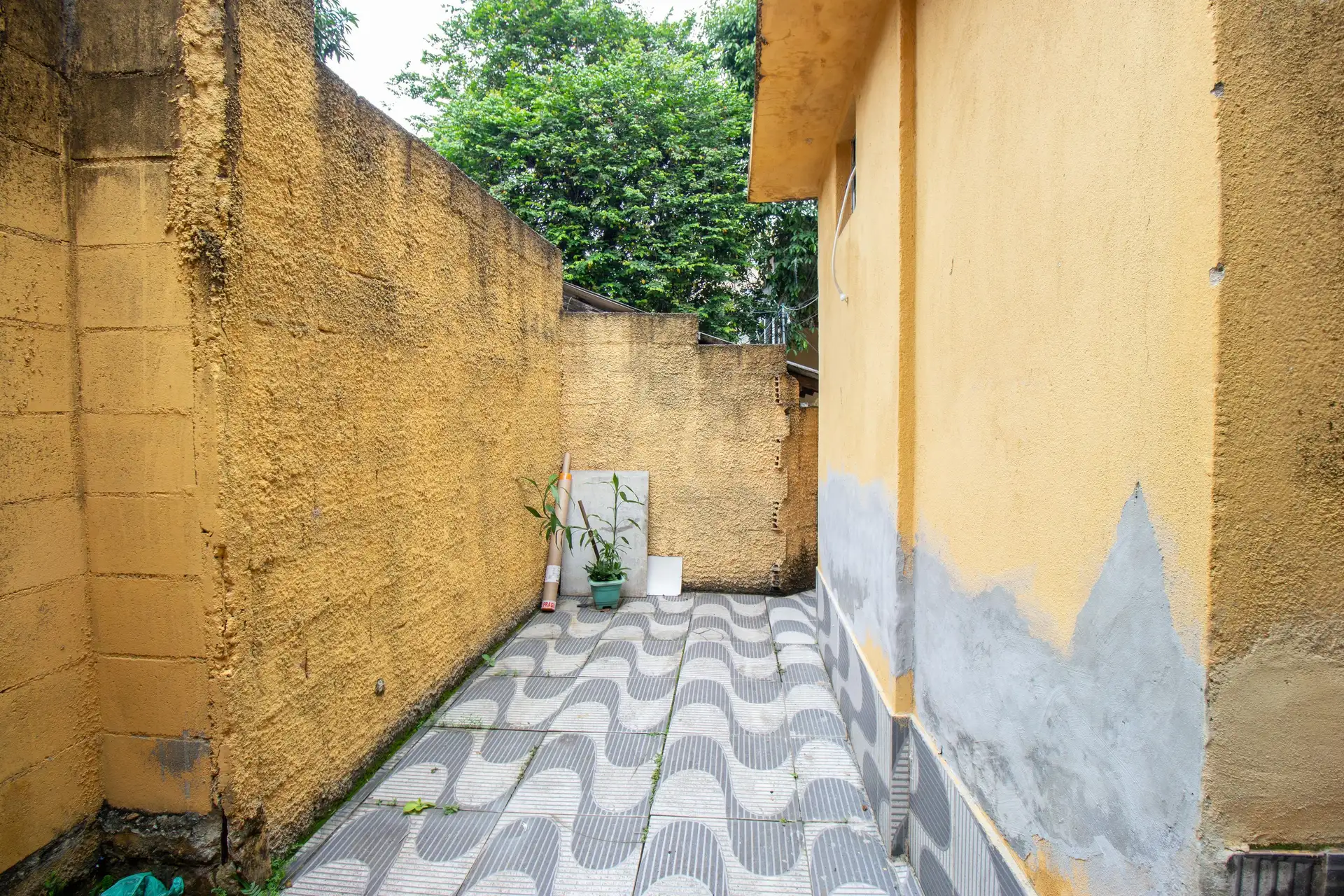 One-bedroom house with a garden — photo 9