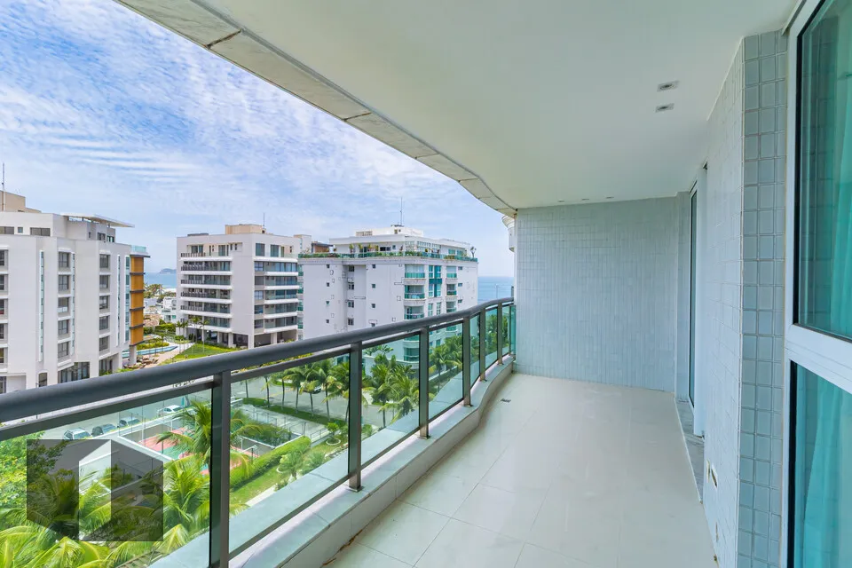 Furnished apartment with 4 bedrooms and 5 bathrooms — photo 14