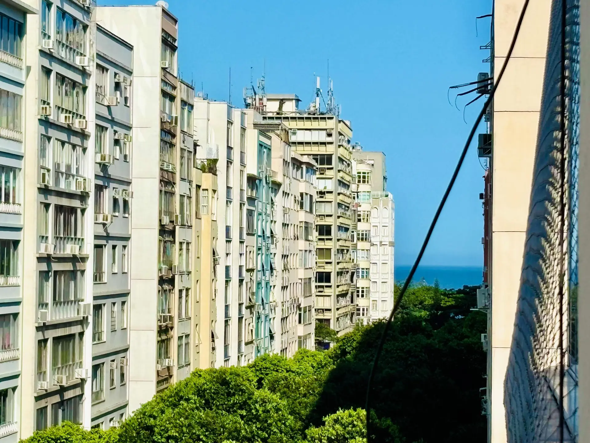 Mountain view in a 3-bedroom apartment, 120 m² — photo 12