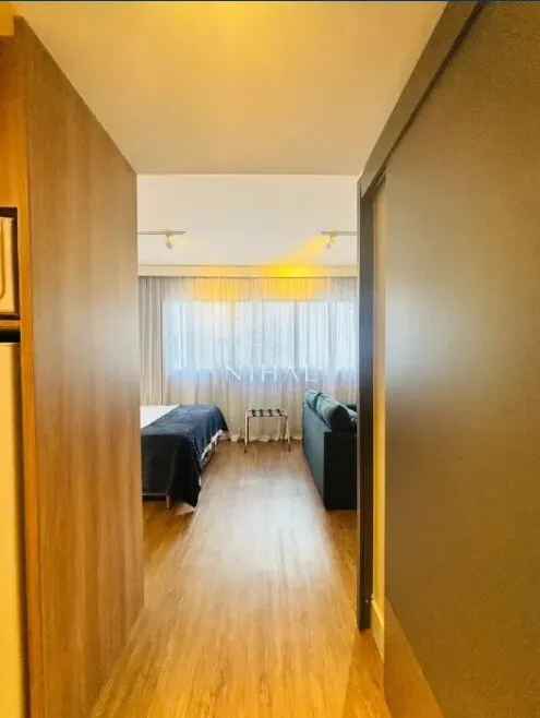 Furnished 1-bedroom apartment with compact kitchenette — photo 18
