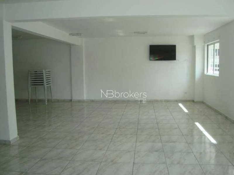 2-bedroom apartment with a washing machine in Curitiba — photo 40