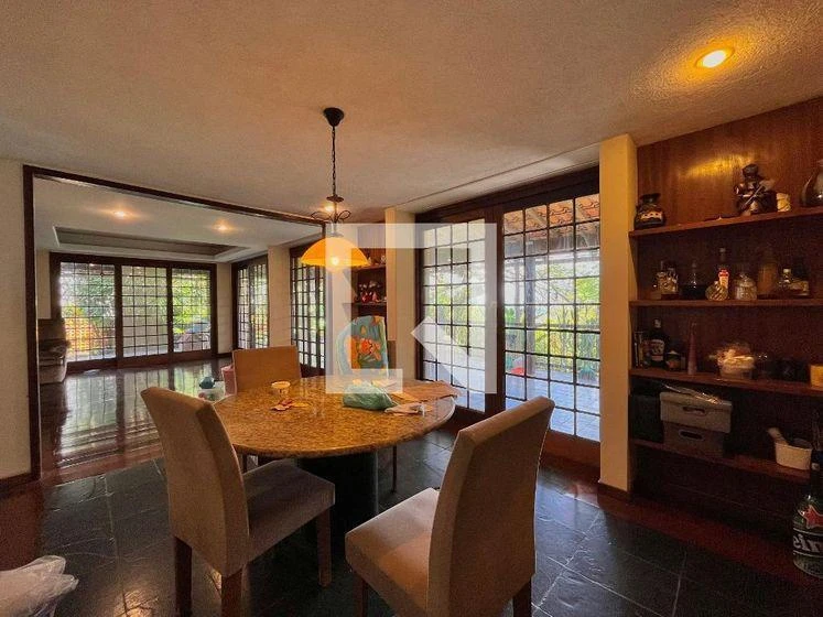 Furnished house, 350 m², with a glass-enclosed balcony — photo 9