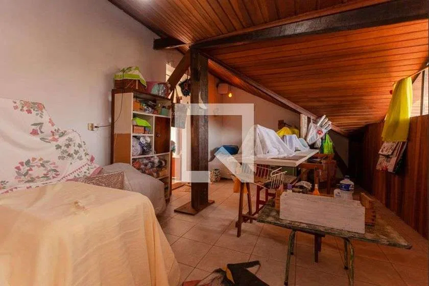 House with 5 bedrooms and a private garden — photo 28